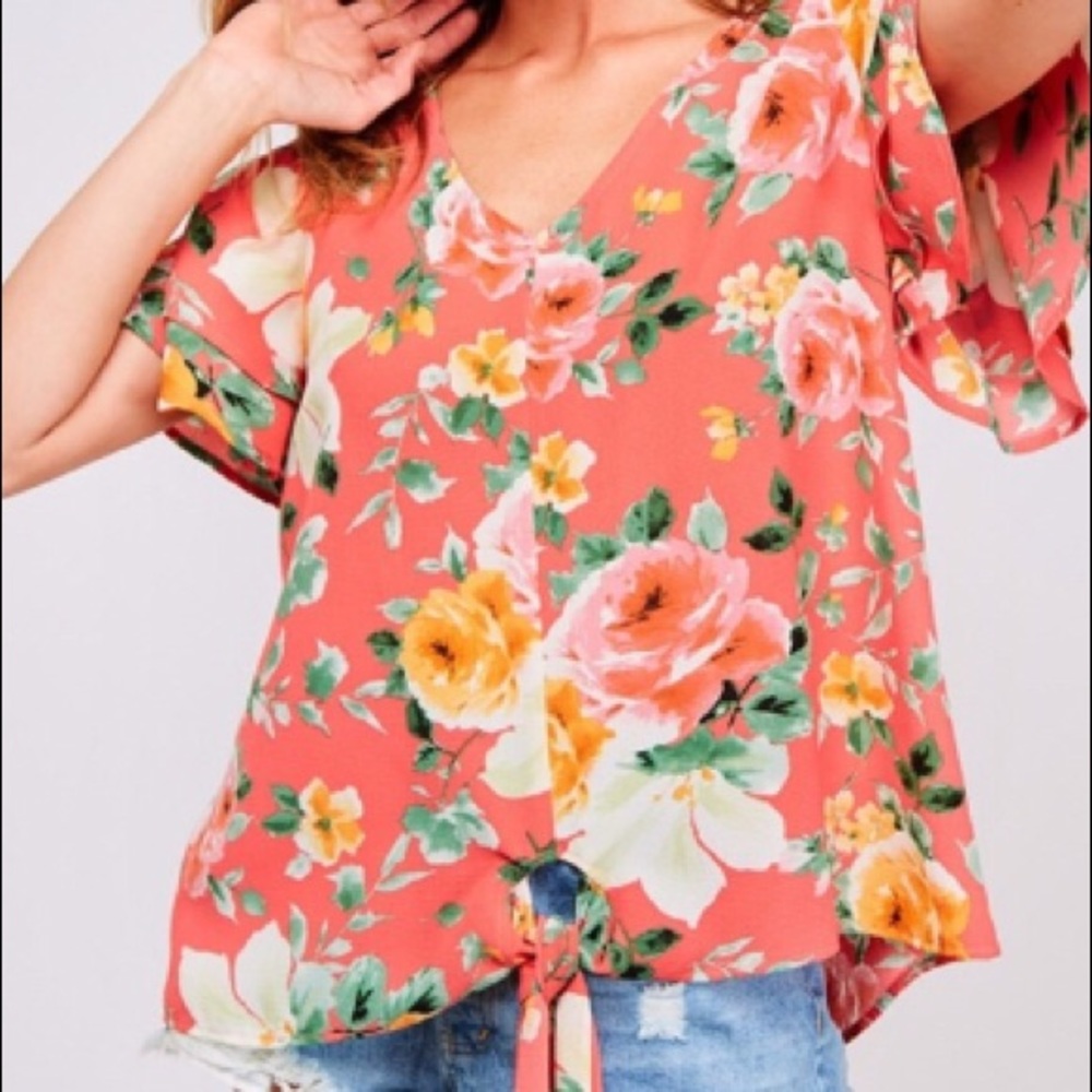 NWT Floral V-Neck Top w/Tiered Short Sleeves - Picture 10 of 16